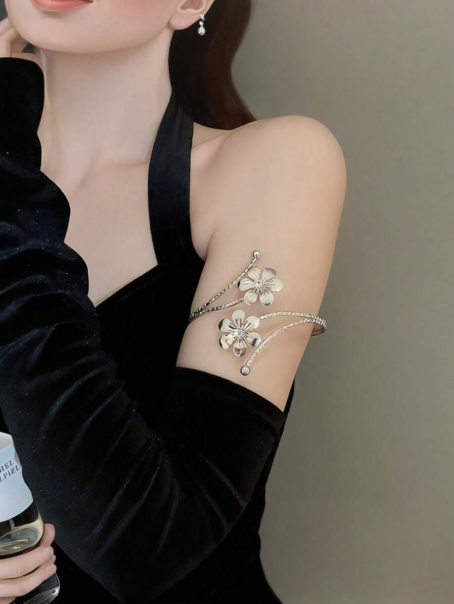 1pc Pendant Bracelet, Fashionable & Elegant Style For Women, Holiday & Beach Wear
