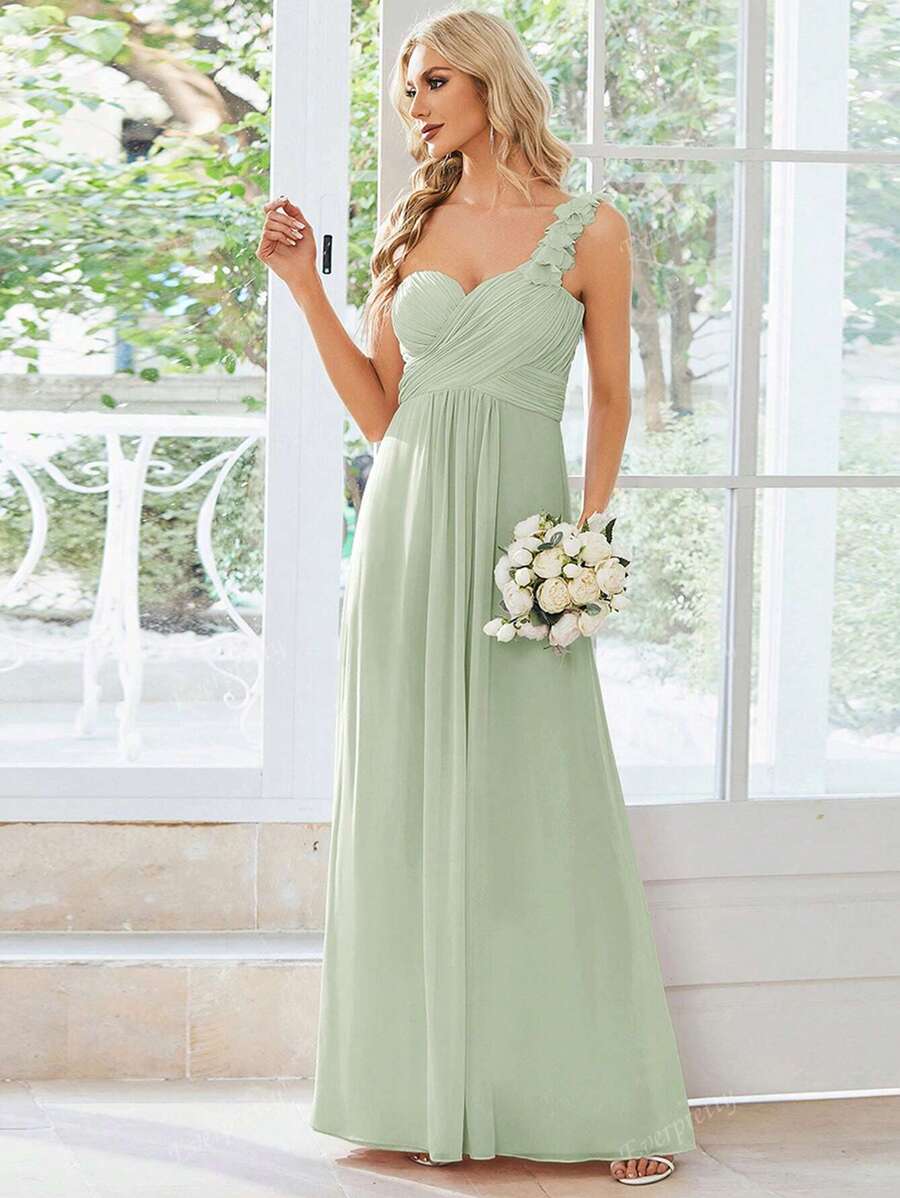Robe de demoiselle d'honneur verte sauge élégante avec fleur à l'épaule et corsage froncé, robe de soirée pour invité de mariage