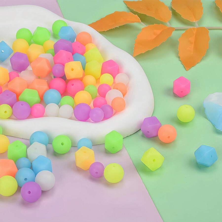 Kit de 48/88 cuentas de silicona que brillan en la oscuridad | Mezcla de hexágonos y redondos (12/14/15mm) | Suministros de manualidades DIY para hacer collares, pulseras, llaveros, cordones de identificación | Regalo unisex para adultos, estudiantes, accesorios de oficina