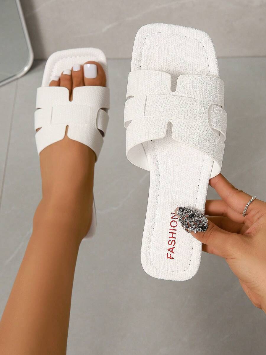 Sandalias planas de mujer 2025 Nuevas de moda de verano con punta cuadrada, de rayas, casuales y deslizantes, versátiles para el verano