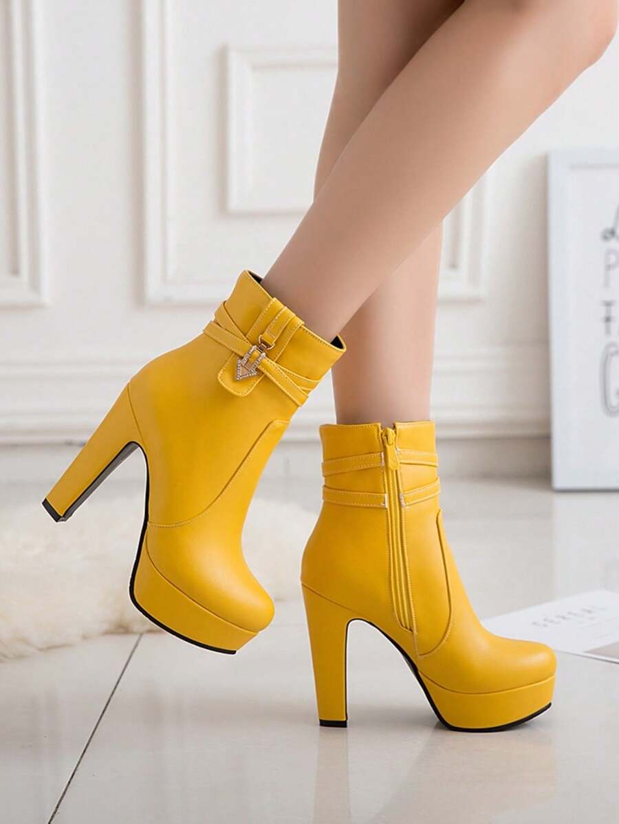 2024 Nouvelle arrivée Bottes courtes Automne Hiver pour Femmes, Bottes rétro de style britannique, Talon épais Plateforme imperméable Sexy Bottines