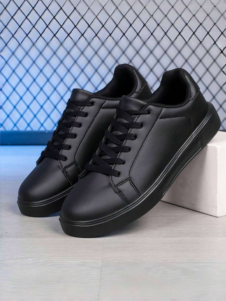 Tênis de Skate de Cano Baixo em Cor Sólida Moderna Masculino, Tênis Casuais Confortáveis Antiderrapantes com Cadarço, Adequados para Uso durante Todo o Ano e Atividades ao Ar Livre, Ideais para Casual de Verão Adolescente, Esportes ao Ar Livre, Viagens de Férias, Presentes de Formatura ou Acessórios de Vestimenta de Aniversário