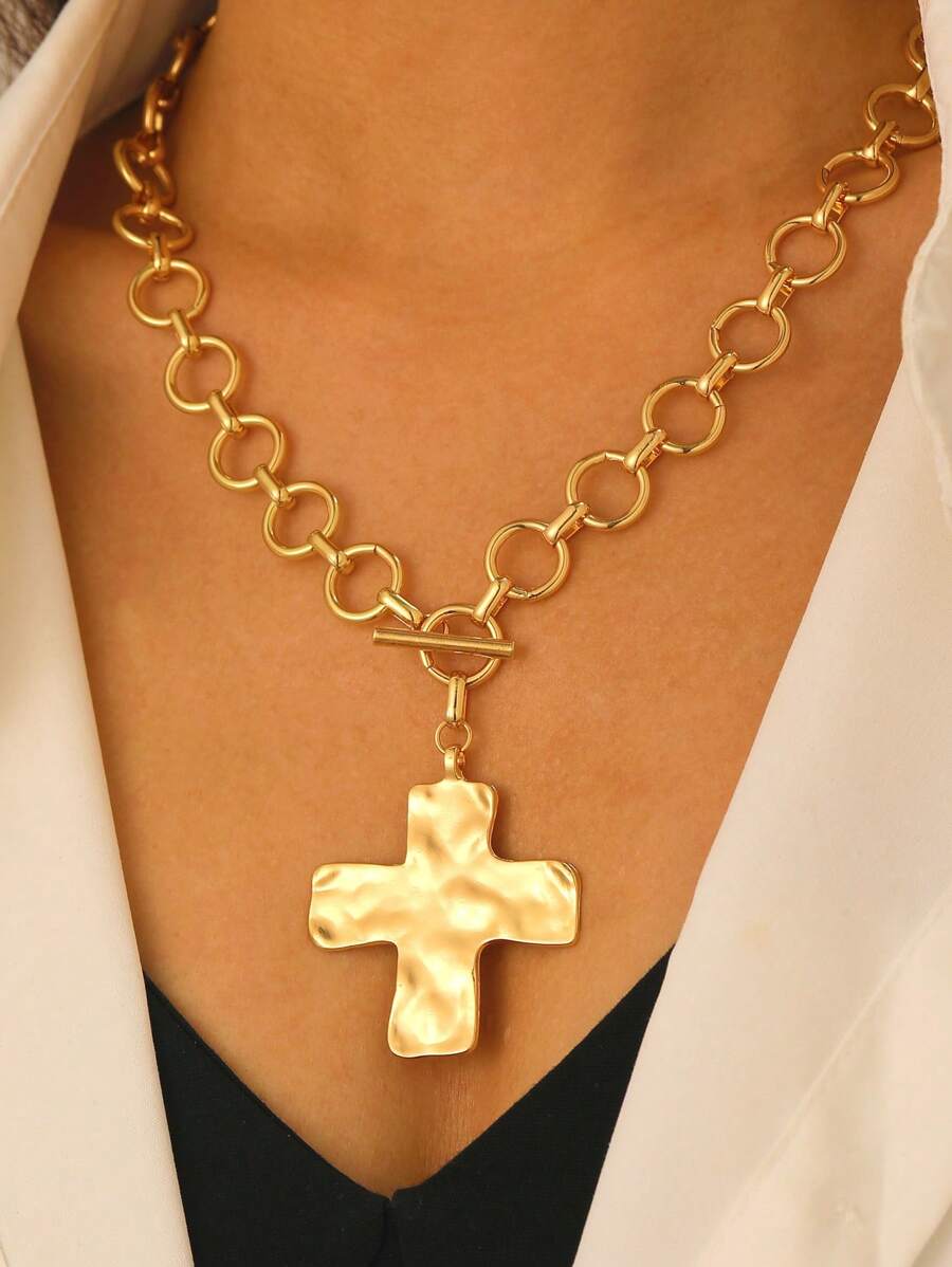 1 Collier pendentif rétro simple et exagéré en métal de forme géométrique ronde avec motif martelé. Boucle OT et chaîne épaisse. Convient pour le port quotidien des femmes. Bijoux épais.