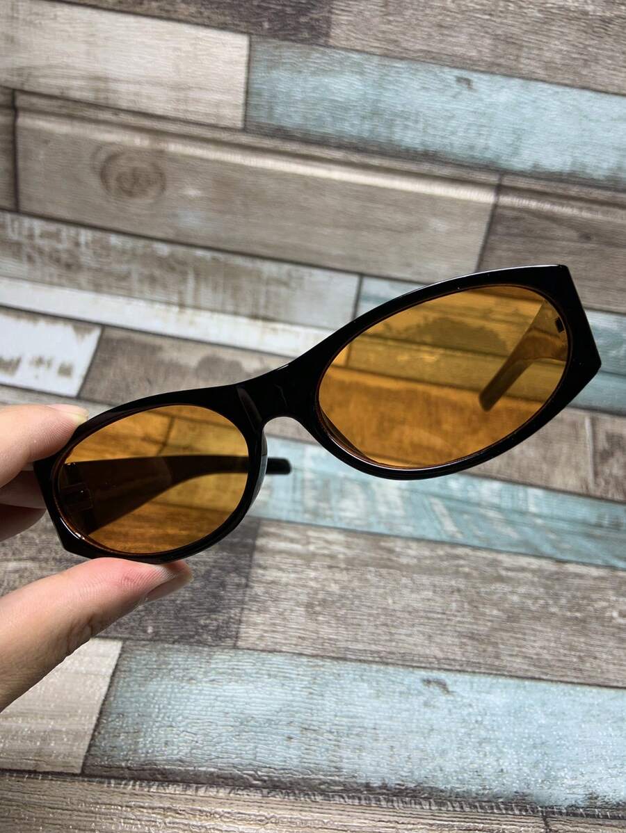 1 Stück Damen Vintage Lässig Katzenaugen Kleinrahmen Schwarze Modebrillen, geeignet für tägliche Unternehmungen, Sommer, Strand, Straßenmode für Sommerurlaub am Strand, Outdoor, Reisen