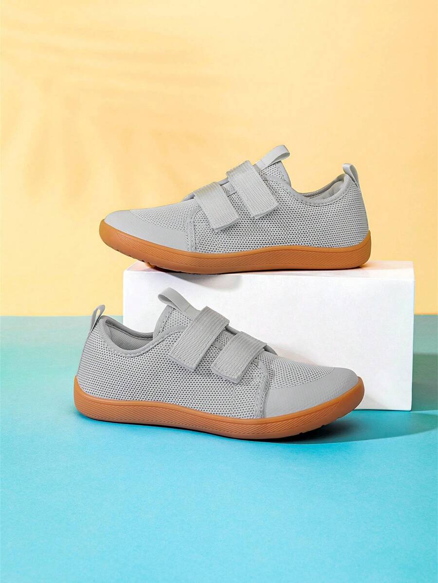 1 par de zapatos deportivos descalzos con puntera ancha para niños, adecuados para que los niños y niñas pequeños jueguen libremente