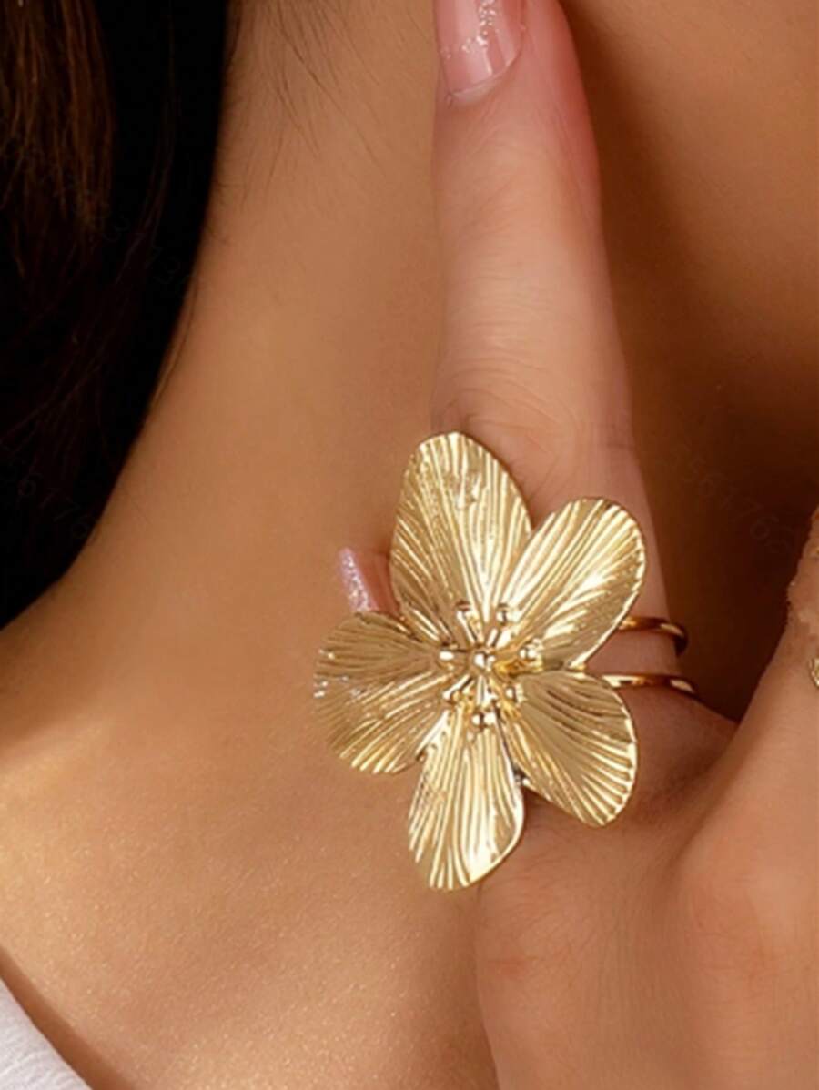 1pc Vintage Floral Design Adjustable Metal Finger Ring, Sweet Style For Women