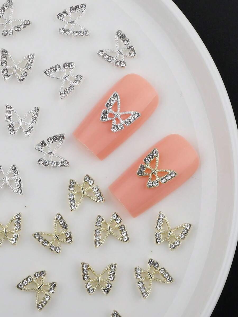Decorazioni per unghie, 20 pezzi di decorazioni a forma di farfalla 3D in oro (10 pezzi) e argento (10 pezzi) per unghie, accessori per arte di unghie, decorazioni per unghie, stile Y2k - set di decorazioni in metallo a forma di cuore, accessori per unghie fai-da-te, fornitori di arte di unghie, gem per unghie, kit per unghie, forniture da salone di bellezza, necessità per professioniste di arte di unghie