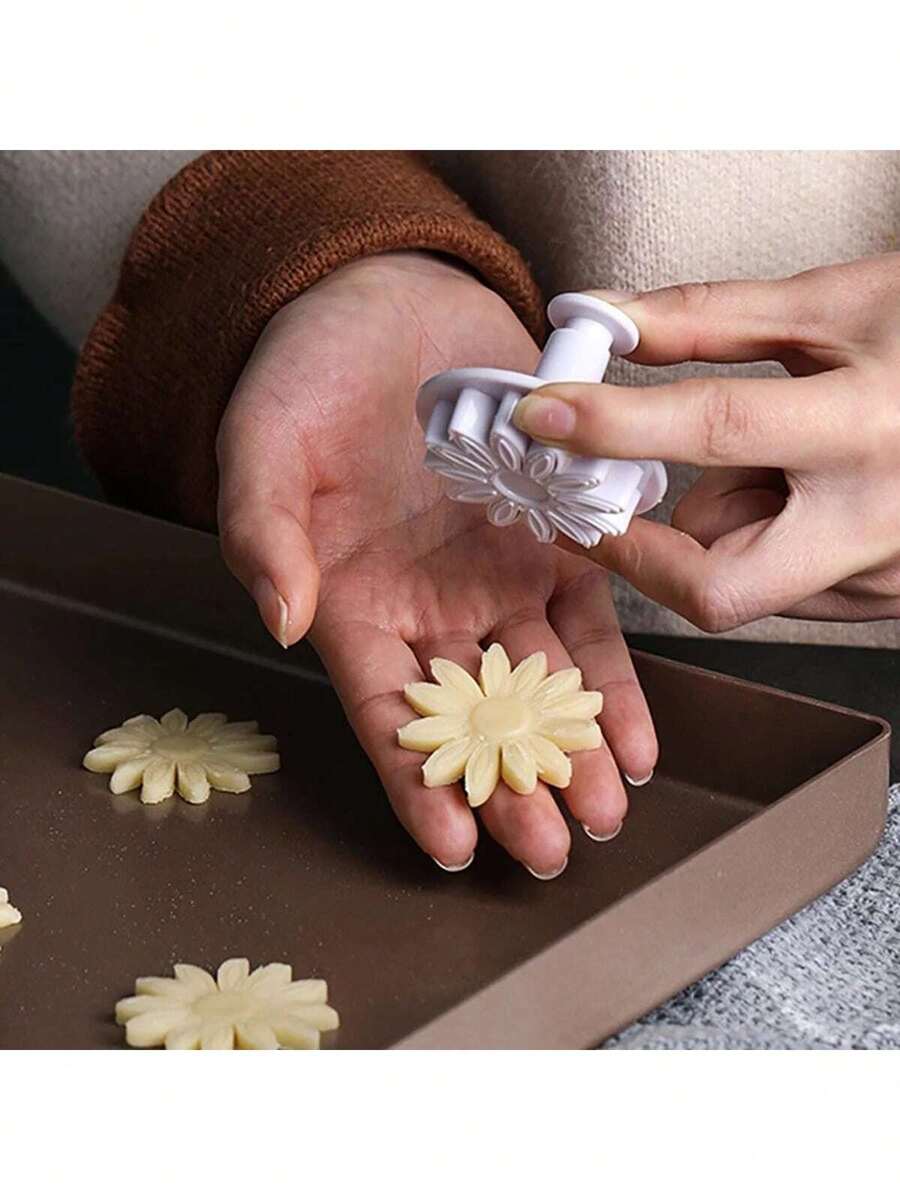 3 Pieces Sunflower Fondant Plunger Cutters Sugarcraft Cake Cookie Cutter Decorating Mold Tools