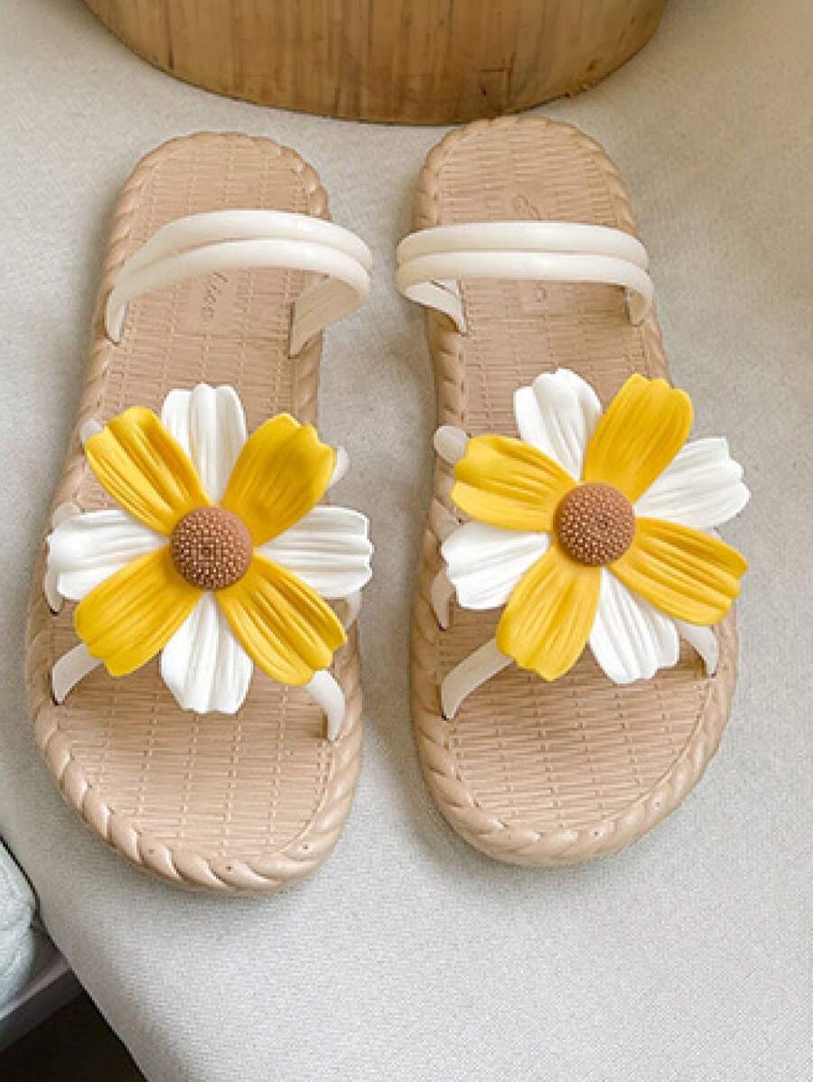 Girls' Roman Sandals, Non-Slip Soft-Sole Hook And Loop Beach Shoes With Four-Leaf Clover Decor, Suitable For Outdoor Wear