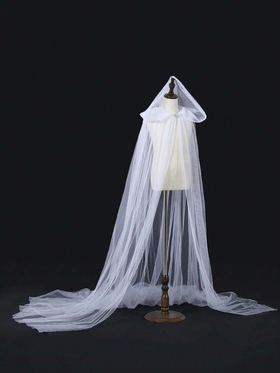 1Pc White Elegant Cloak,Gauze Vintage Hooded Cloak,Premium Classic Cape,Theme Events Supplies,Bridal Cloak,Cosplay Supplies,Stage Performance Costume,Halloween Party Decoration,Trick Or Treat Decoration For Halloween,Holiday Party Supplies
