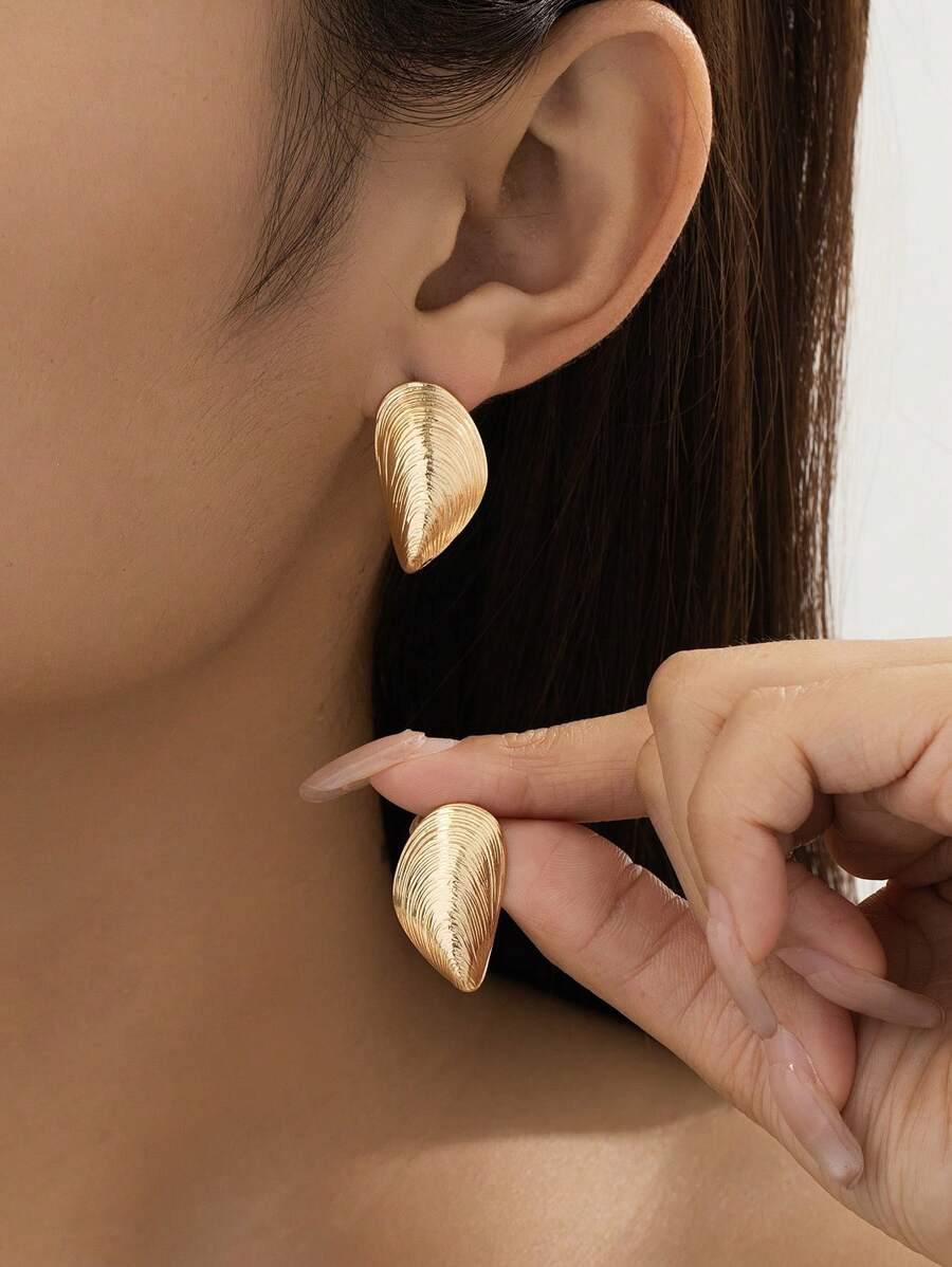 1 Pair Beach Vacation Style Summer Casual Joyful Golden Seashell Women Stud Earrings, Suitable For Beach Outfit