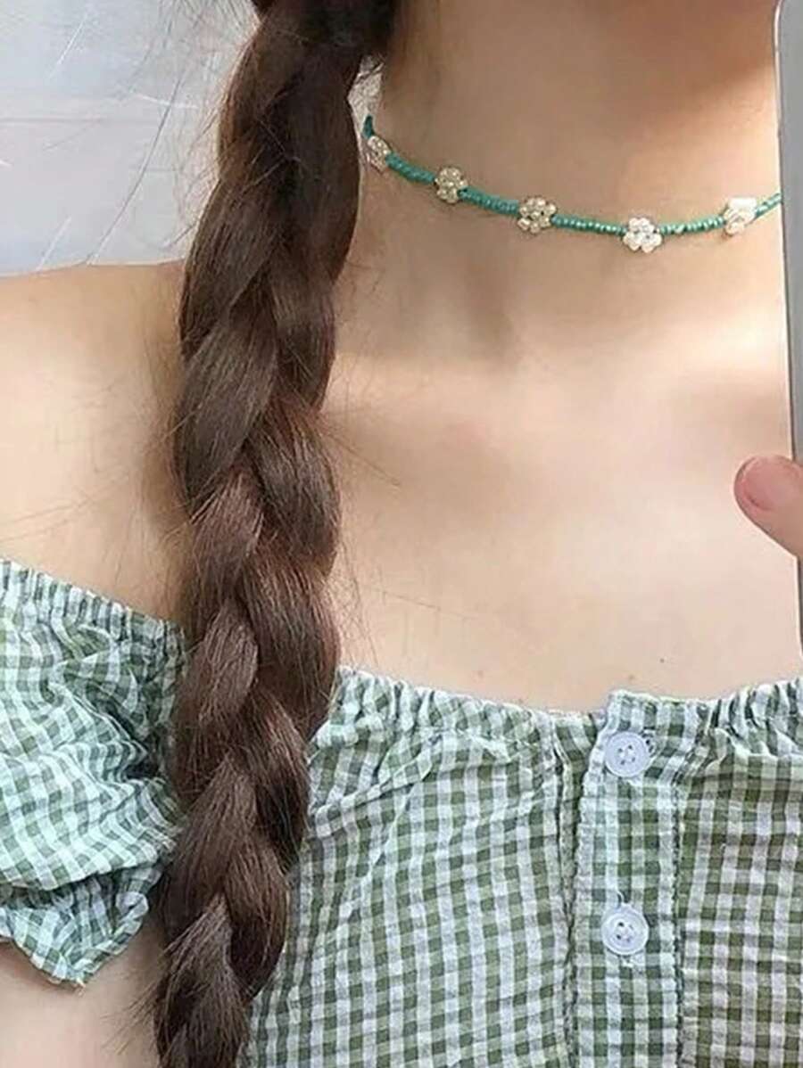 1 Stück blaue boho-frische Glasperlen gewebte Blumen Halskette (zufällige handgemachte Blumen Menge)