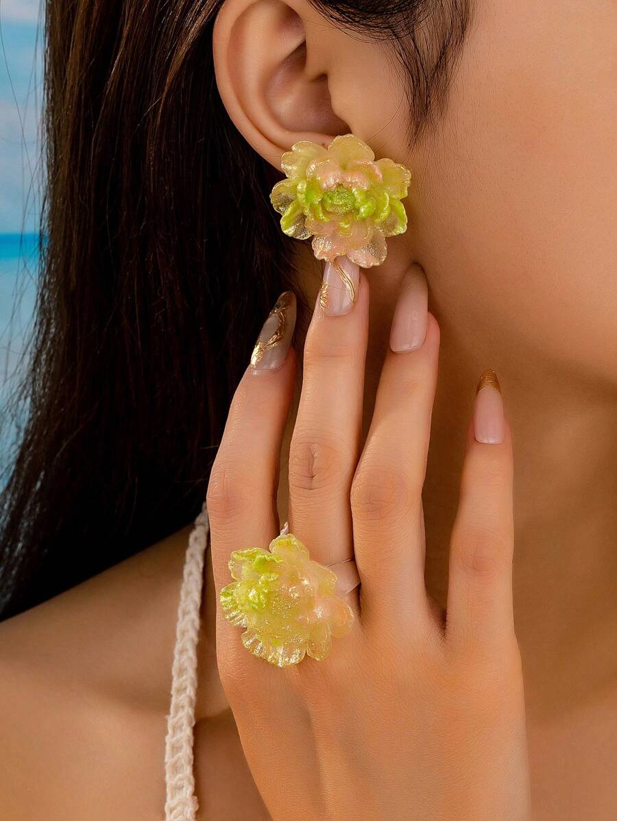 Set de 3 piezas de pendientes y anillo con diseño floral degradado verde minimalista, adecuado para uso diario y festivo de las damas