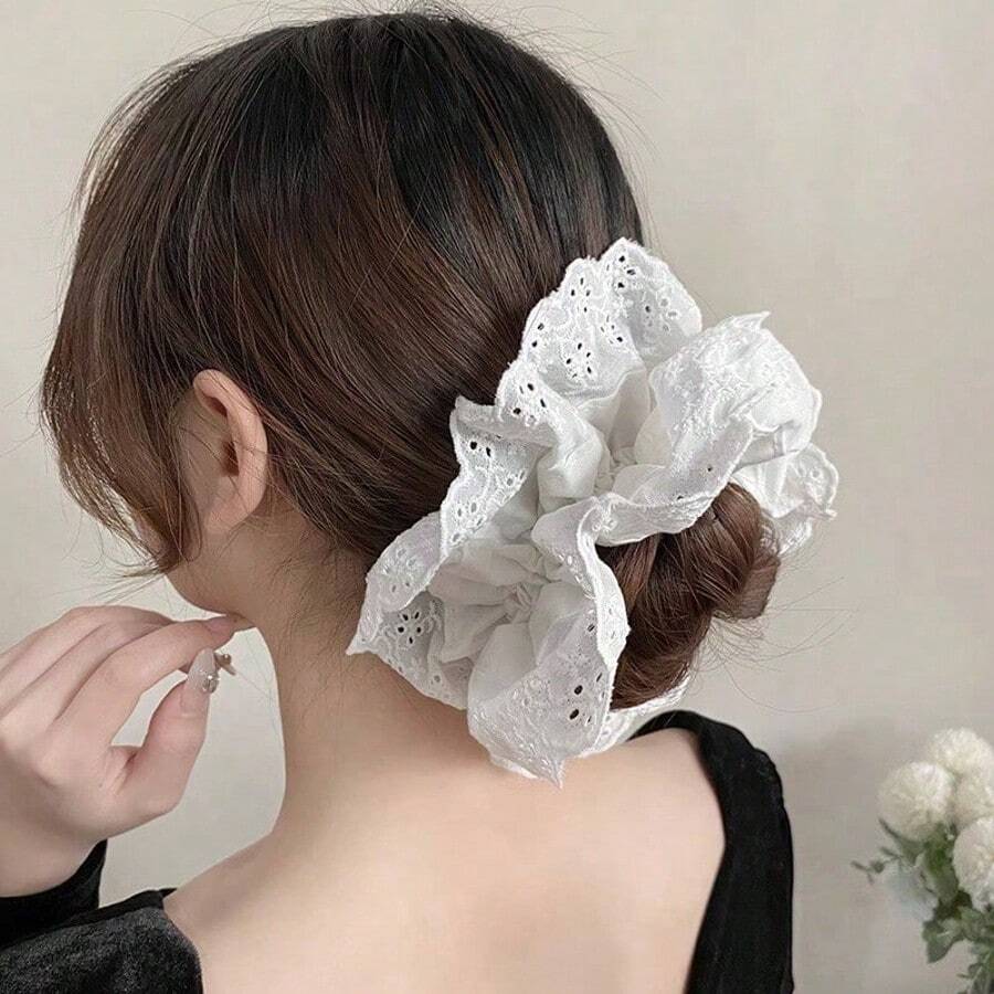 1pc Women's White Elegant French Lace Hollow Floral Scrunchie, Niche Design Elastic Hair Tie, Minimalist Versatile Hair Accessory For Everyday UseScrunchiesscrunchy Hair Ties