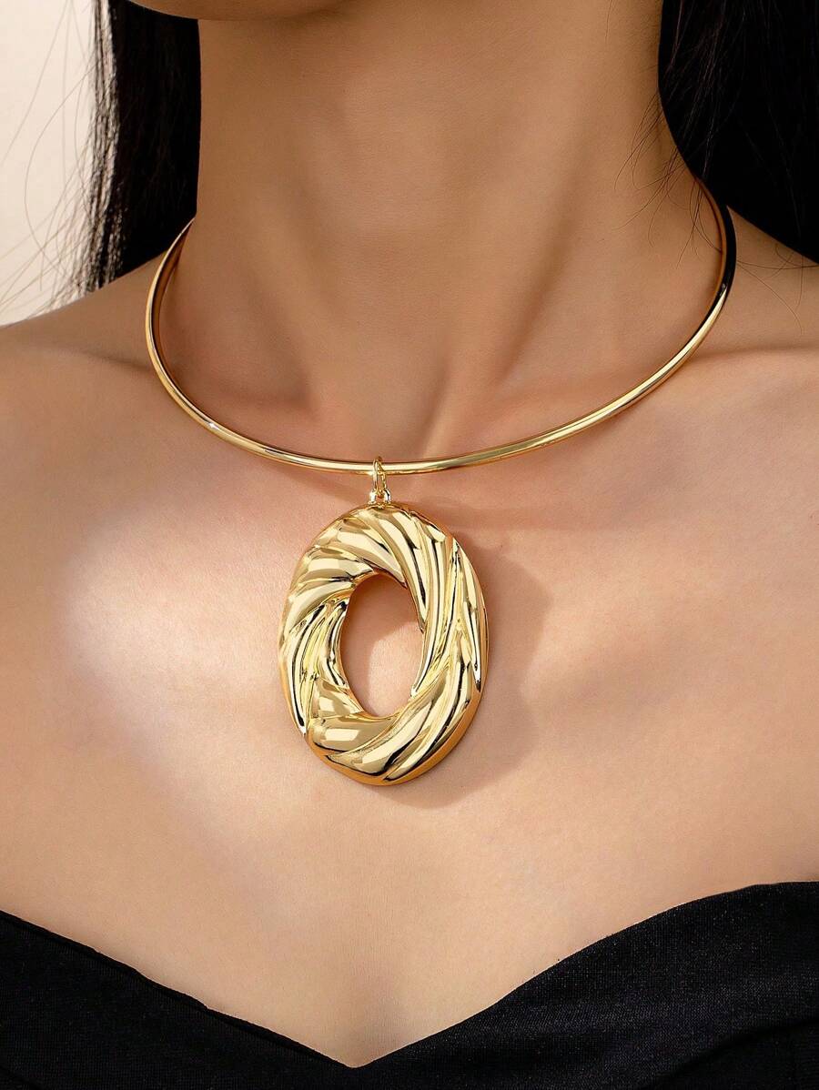 1 Stück golden ovaler geometrischer Anhänger Choker Halskette für Frauen, minimalistischer Oversized Schmuck, Modeschmuckgeschenk für Frauen