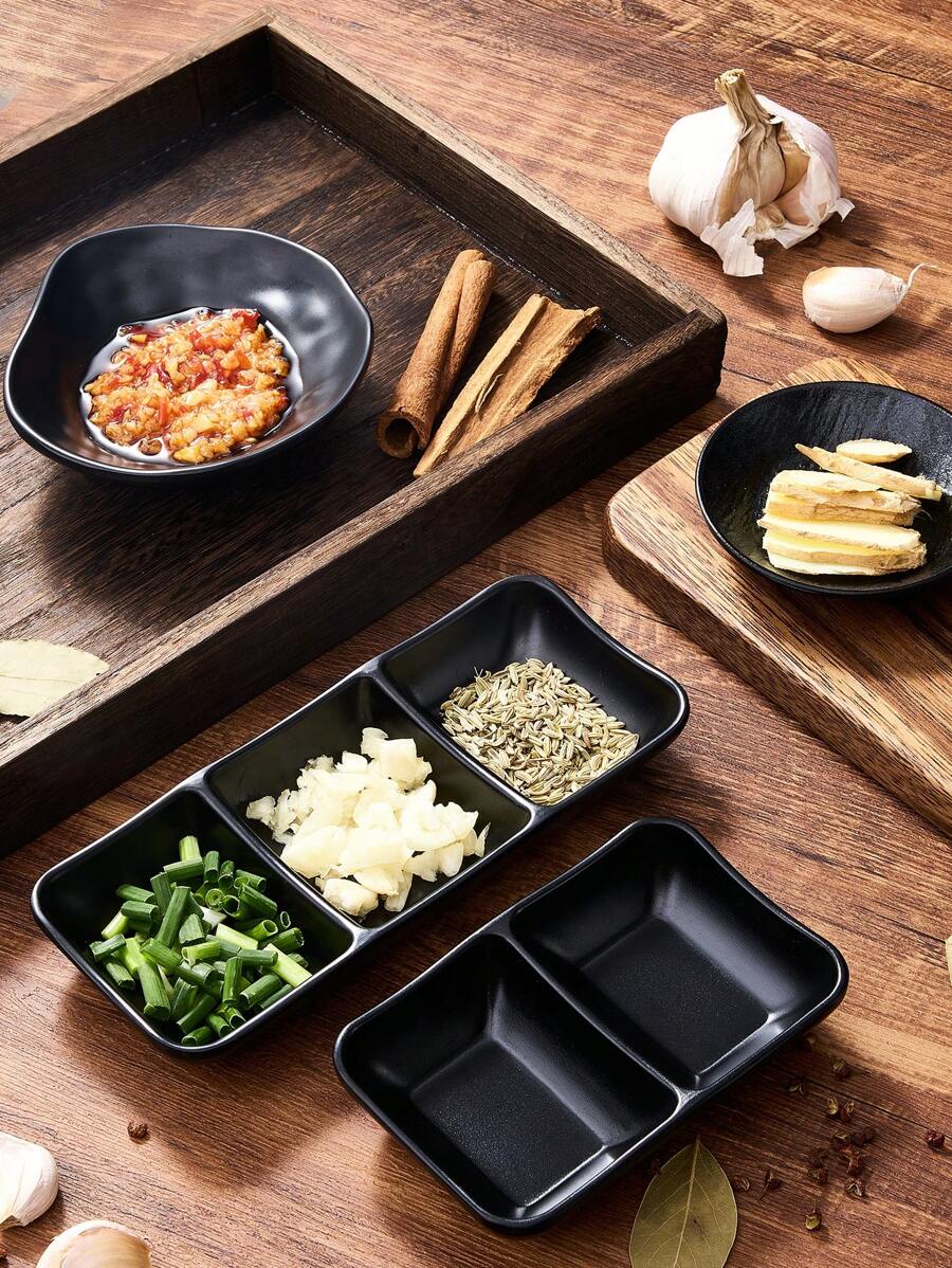 1 Pc Condiment Dish, Sturdy And Shatterproof, Suitable For Sauces And Condiments, Soy Sauce Vinegar Condiment Dish, Snack Dish, Sauce Tray, Snacks, Side Dishes, Cheese And Ketchup Condiment Dish, Kitchen Tableware, Dining Accessories, Suitable For Home Kitchen, Restaurant, Sushi Bar, Party, Hot Pot, Picnic, Camping, Barbecue, Ideal Match For Kitchen And Restaurant, Holiday Gift,School Supplies