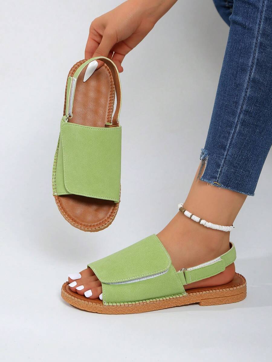 Sandalias planas de talla grande de estilo europeo y americano para mujer, nuevas para el verano de 2025, de moda, estilo romano para la playa