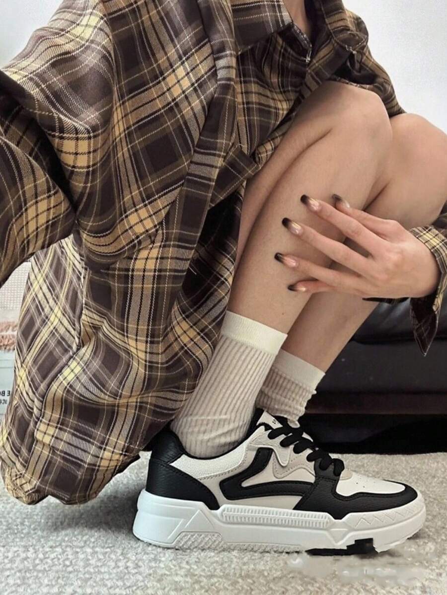 Colegio de estilo bajo grueso fondo de las mujeres zapatos deportivos casuales, transpirable con cordones suave fondo de las mujeres zapatos tenis, versión coreana de la antideslizante al aire libre resistente al desgaste zapatos para correr