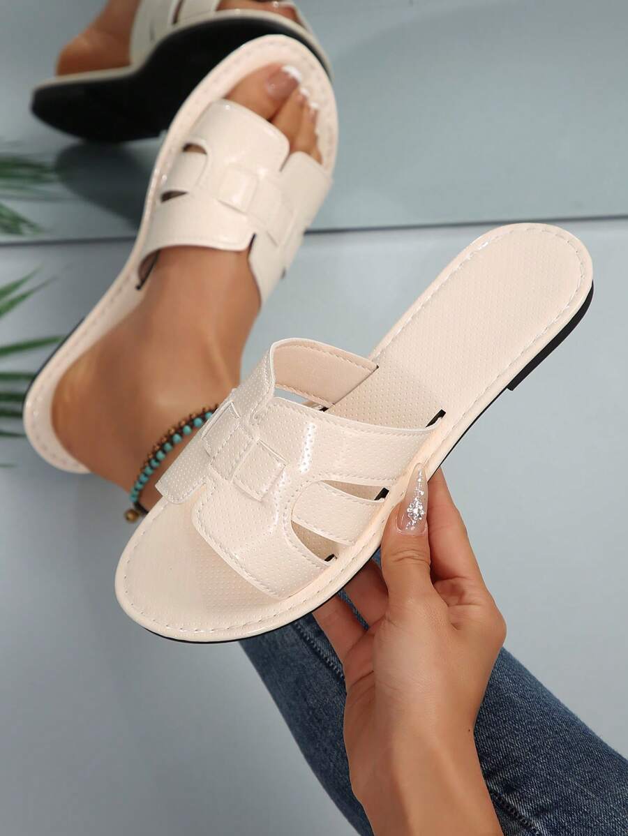 Nuevas sandalias planas cómodas con punta redonda y diseño de hueco para mujer talla grande, calzado casual de moda para el verano, uso en exteriores y playa