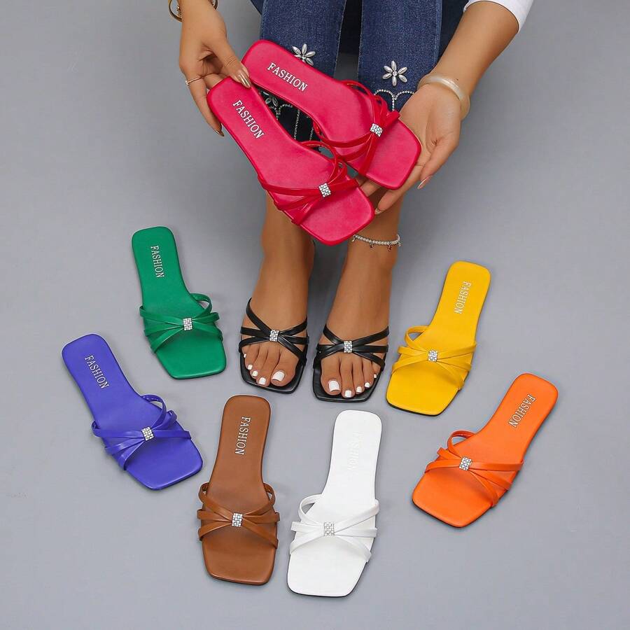 Women's 2025 Summer New Fashion Simple Cross Strap Rhinestone Twisted Foil Flat Sandals, Comfortable Non-Slip Suitable For Outdoor, Beach, Vacation And Daily Wear