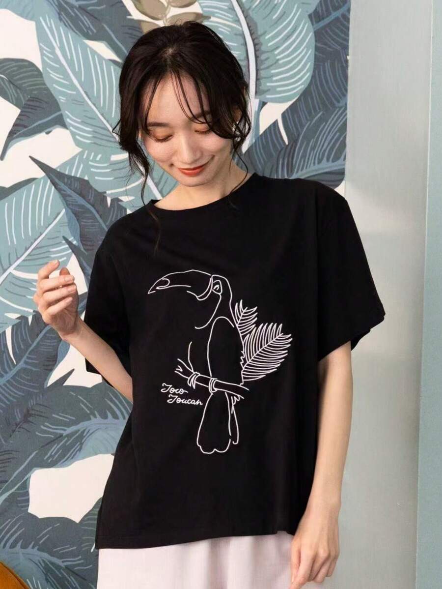Women's Loose Black Printed T-Shirt - Short Sleeves, Loose Fit, Machine Washable, Japanese Text, Panda Pattern Design