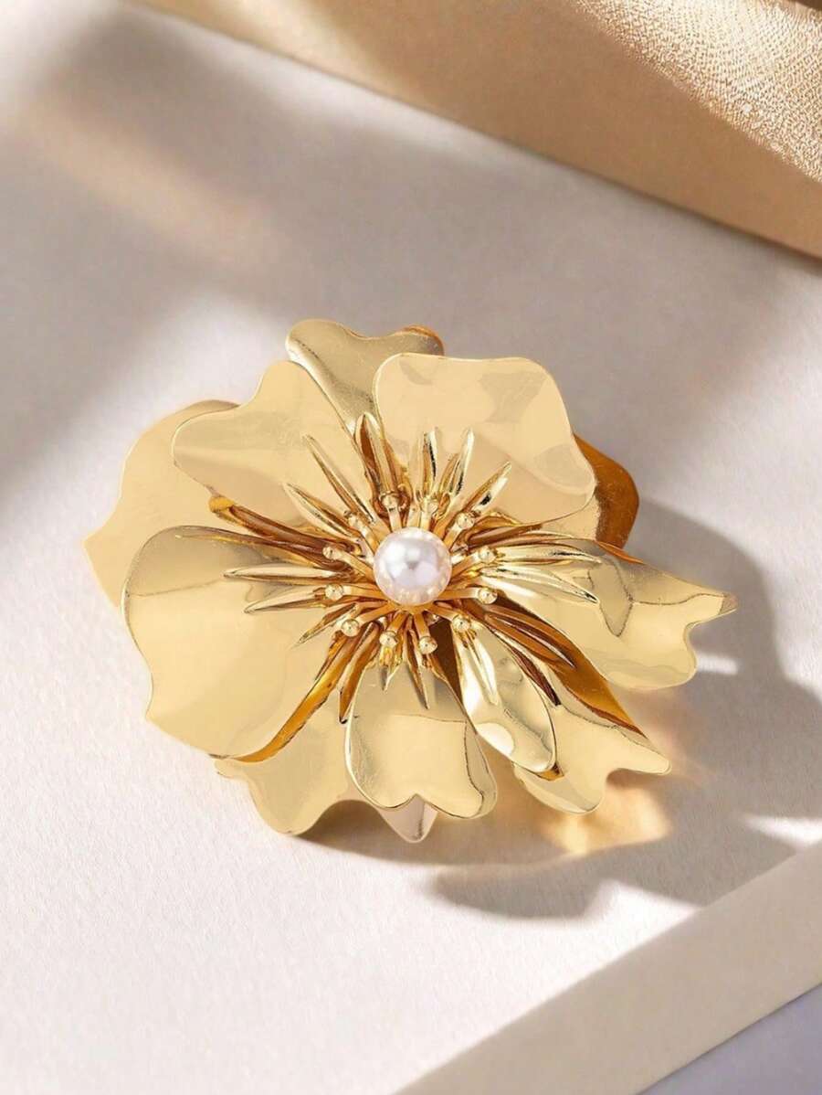 1pc Elegant Fashion Sexy Metal Flower Pearl Inlay Brooch, Suitable For Party And Daily Wear