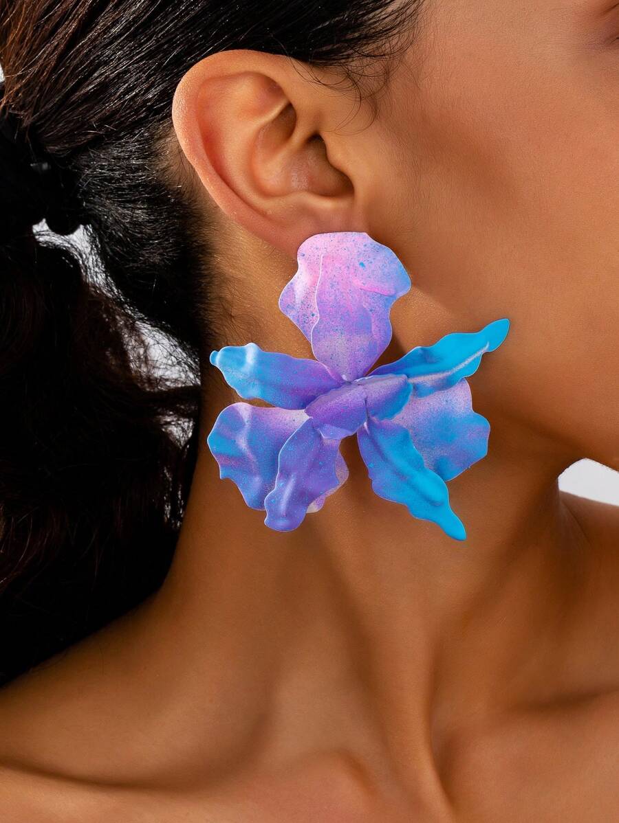 1 Pair Flower Pendant Earrings, European And American Fashion Vacation Style For Women, Color And Flower Shape Randomly Assorted