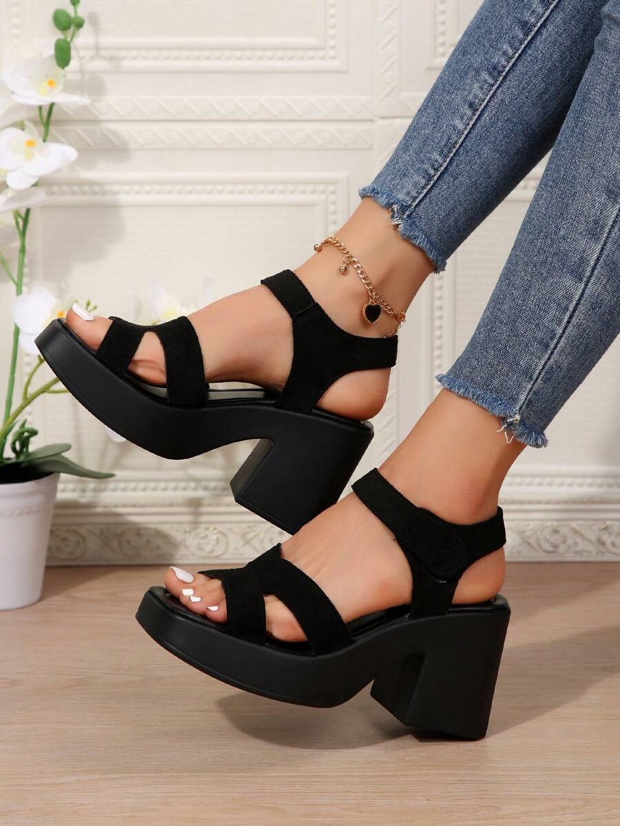 Sandalias de plataforma de mujeres para el verano 2024, sandalias de vestir con cuña y suela gruesa hueca, de moda