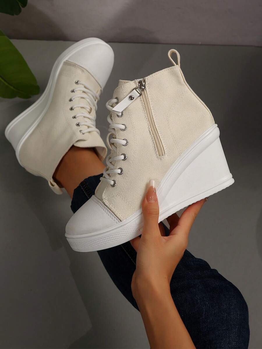 2025 Novo Tênis de Lona Branco de Plataforma Casual Tipo Cunha para Primavera/Outono, Sapatos Estudantis de Elevador Plano para Mulheres