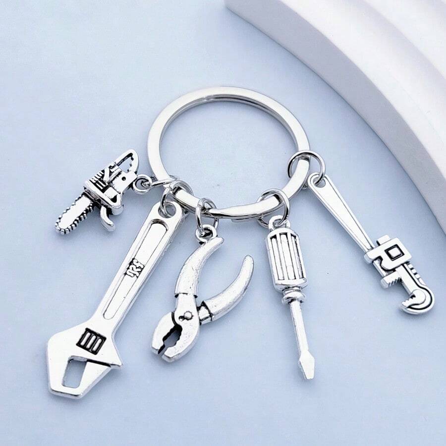 1 Retro Style Tool Keychain With Hammer, Wrench, And Screwdriver Pendant - Alloy - Ideal Father's Day Gift For Dad Car Accessories Bag Charm