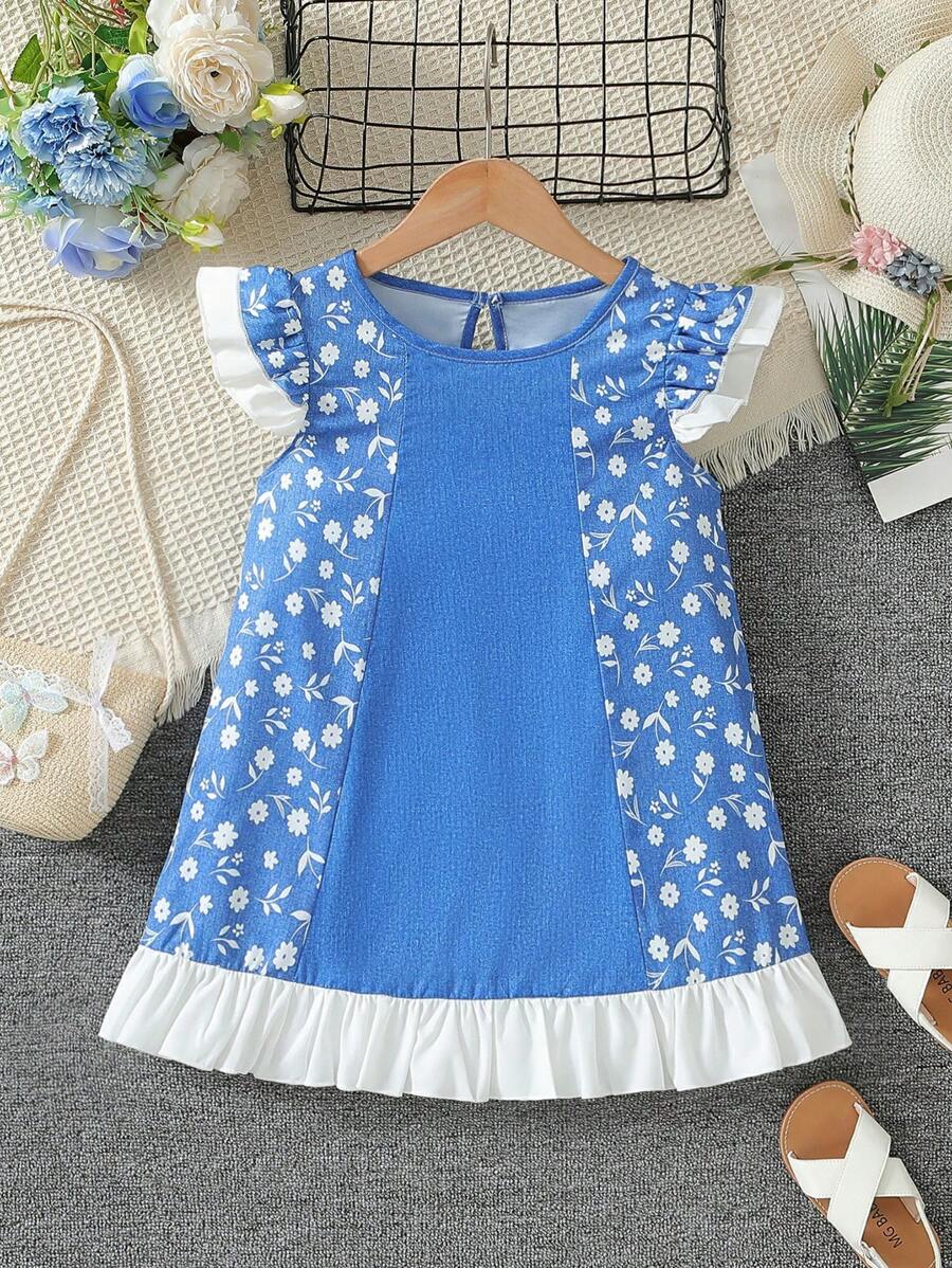 Vestido de verano para niña con estilo rústico, versátil, con estampado de denim falso, cuello redondo, mangas con volantes y parches