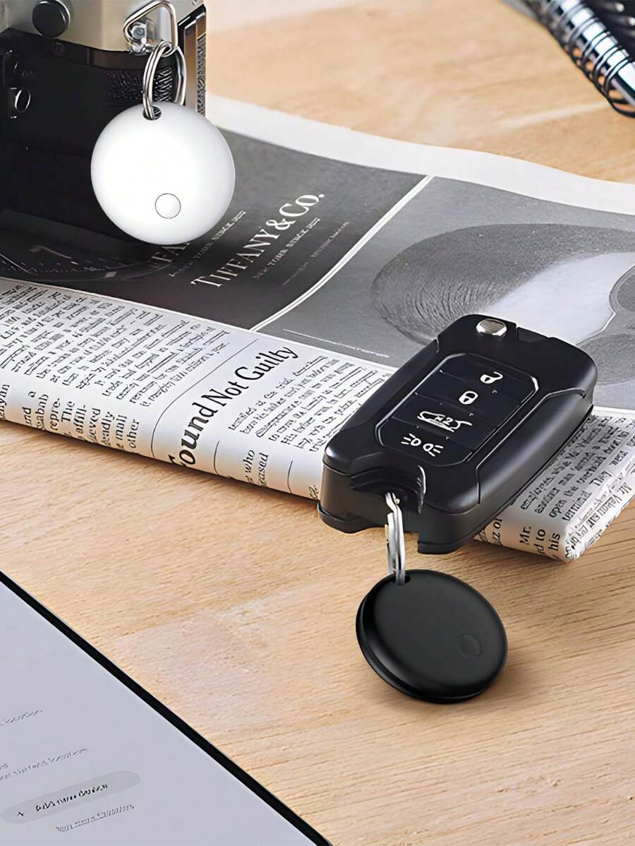 Localisateur Apple AirTag - Parfait pour la sécurité des personnes âgées, la gestion des portefeuilles/clés ou le suivi des animaux de compagnie. Profitez d'un suivi GPS mondial précis, emballé dans un boîtier compact avec une protection puissante. Ne perdez jamais vos proches ou vos objets importants (compatible avec les smartphones Apple)