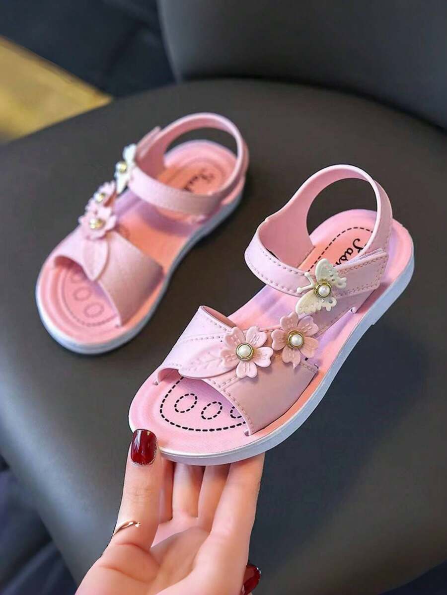 Sandalias de tacón abierto 2024 nuevas, suela blanda, estilo princesa para niñas y bebés, casual, antideslizante, con mariposa, para estudiantes, de moda, lindas, para verano