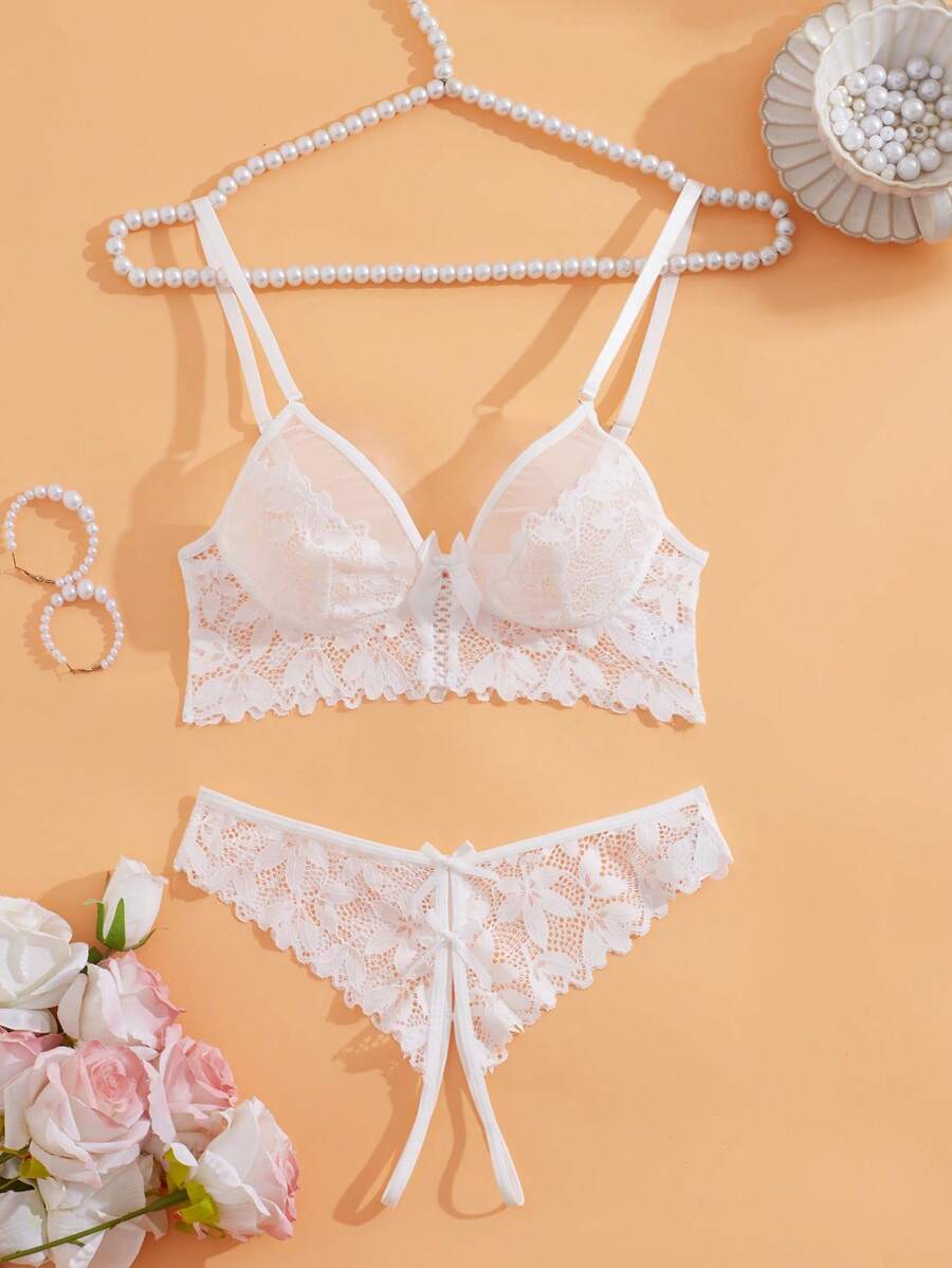 Lingerie sexy, ensemble de lingerie blanche romantique, design de string sexy, stimuler une imagination et une passion illimitées, montrer une atmosphère romantique
