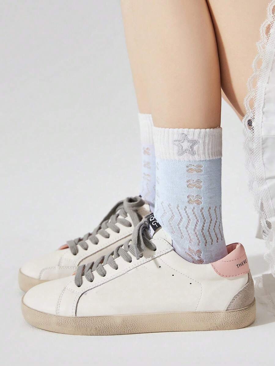 1 paar lichtgewicht, ademende sokken met uitsparingen en gepersonaliseerd kant- en borduurmotief voor dames, met sterren, kersen, strikken en hartjes, modieuze, casual schoolstijl, geschikt voor de zomer