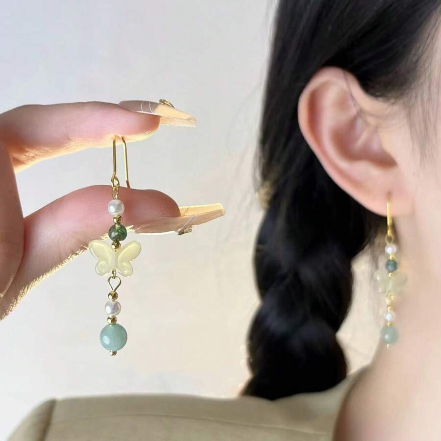 1 par de pendientes de mariposa delicados con cuentas, accesorio versátil con estilo vintage para Qipao o Hanfu, entrega de color aleatorio