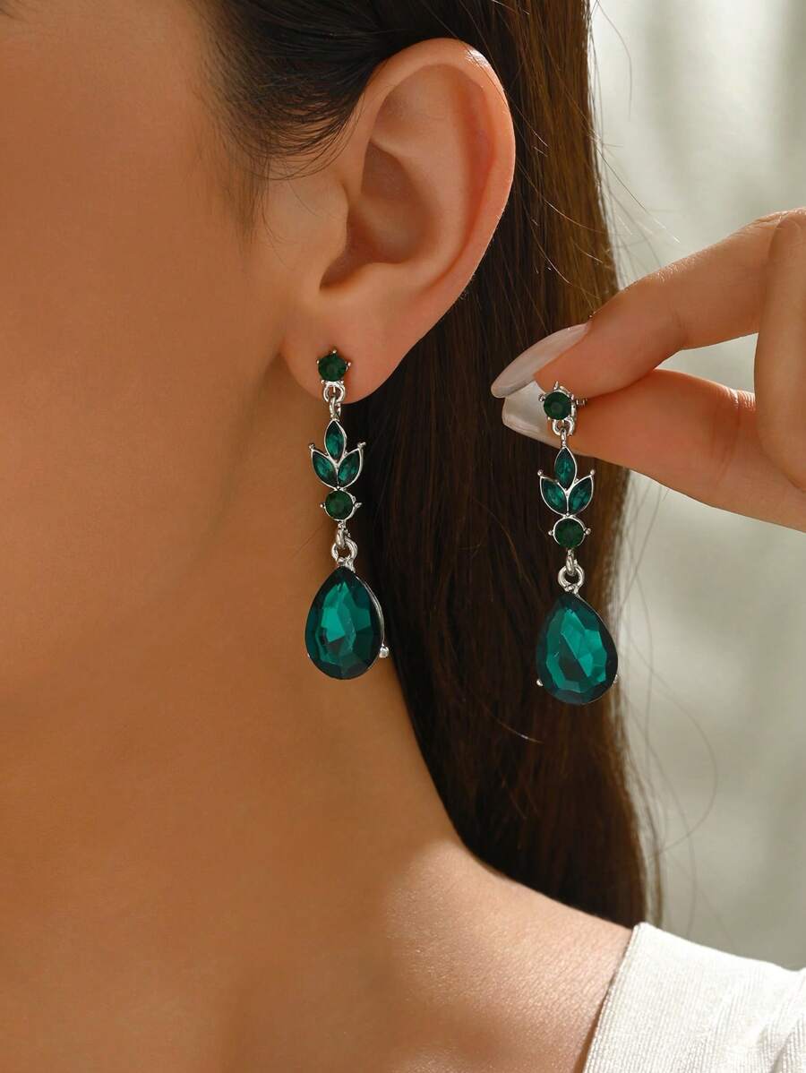 1 Pair Fashionable Long Metallic Crystal Water Drop Clip-On Earrings, Suitable For Women, Daily Wear, Parties, Gatherings