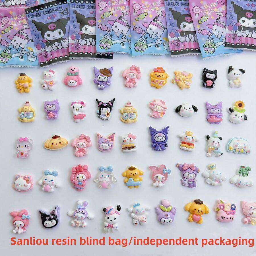 Sanrio 30/10pcs Cute Sanrio Hello Kitty Surprise Blind Bag, Small Gift Blind Box Prize Mini Simulation Cartoon Miniature Ornament, Suitable For Dollhouse, Aquarium, Interior Decoration, Birthday Gift, Valentine's Day Gift, Party Gift (Random Style)