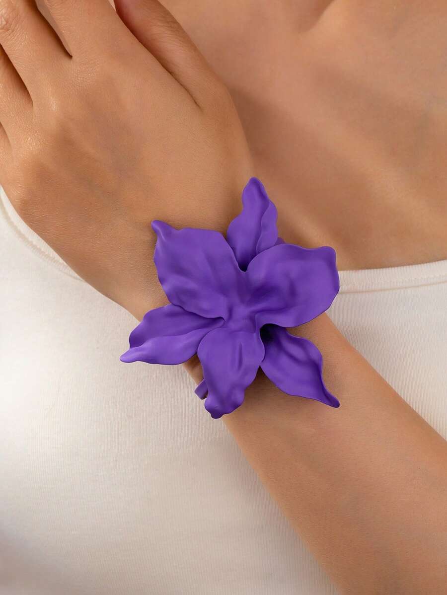 1 pieza Brazalete con declaración floral exagerada, accesorio de moda exótico, joyería nicho personalizada adecuada para uso diario y de fiesta de mujeres
