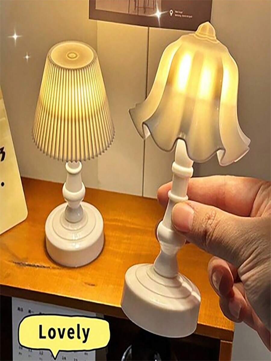 1 Mini Blooming LED Table Lamp, Modern Style Plastic Night Light, Used For Bedroom And Desk Decoration, Perfect As A Warm Home Gift, Perfect For Decorating Cafes, Hotels, And Living Rooms