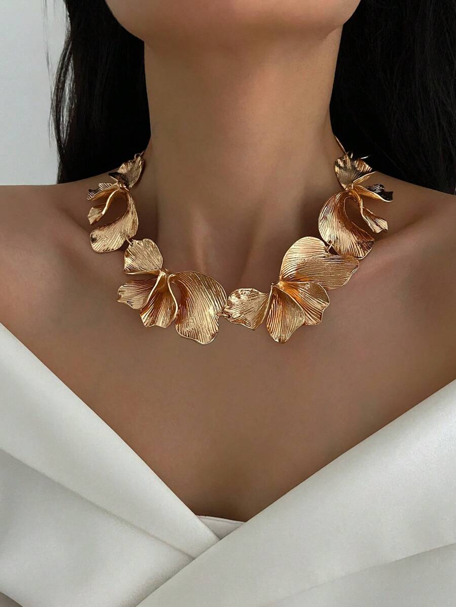 1pc Retro European & American Exaggerated Punk Style Metal Flower & Leaf Decorative Necklace, Suitable For Women Daily Wear And Party Jewelry