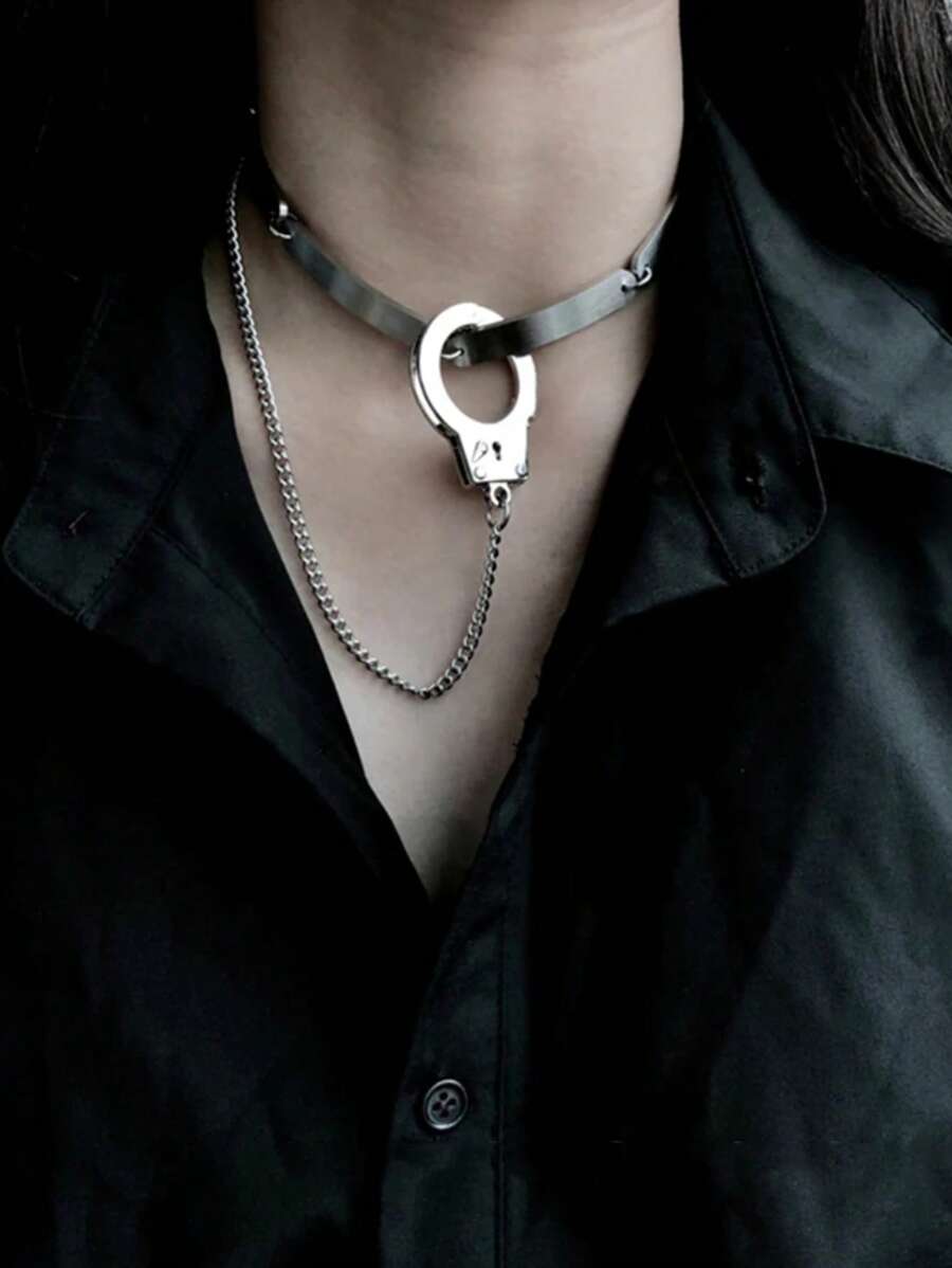 1pc Exaggerated Sexy Silver Metal Lock Clasp Necklace, Titanium Steel Geometric Splice Design, Smooth & Durable Chain, Hypoallergenic, Fade-Resistant, Suitable For Men & Women Party Outfit