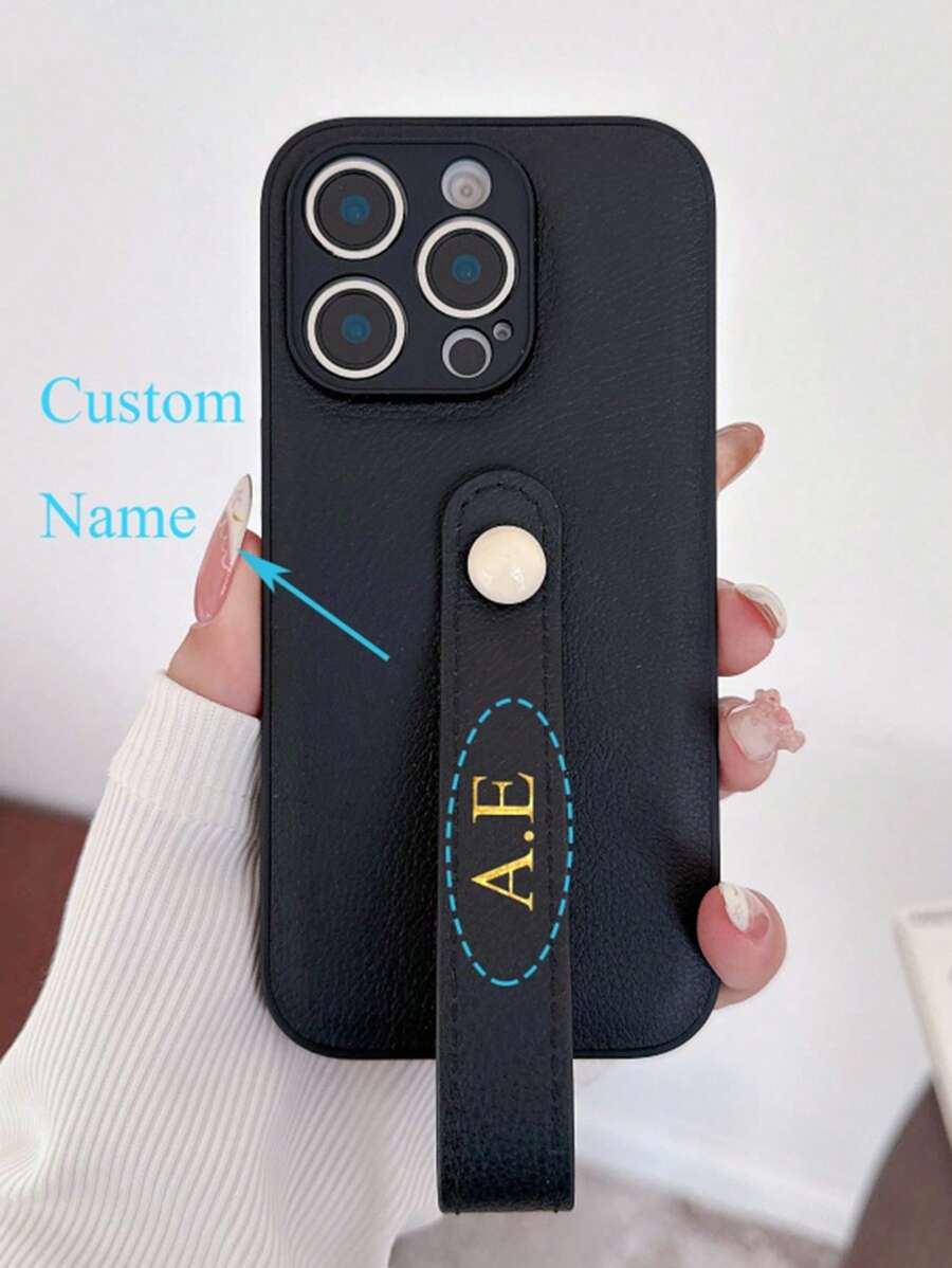 Personalisiertes Luxus Prägung Buchstaben Initialen Kunstleder Armband Handyhülle kompatibel mit 16 15 14 13 12 11 Pro Max Linsenscutz Rückseite