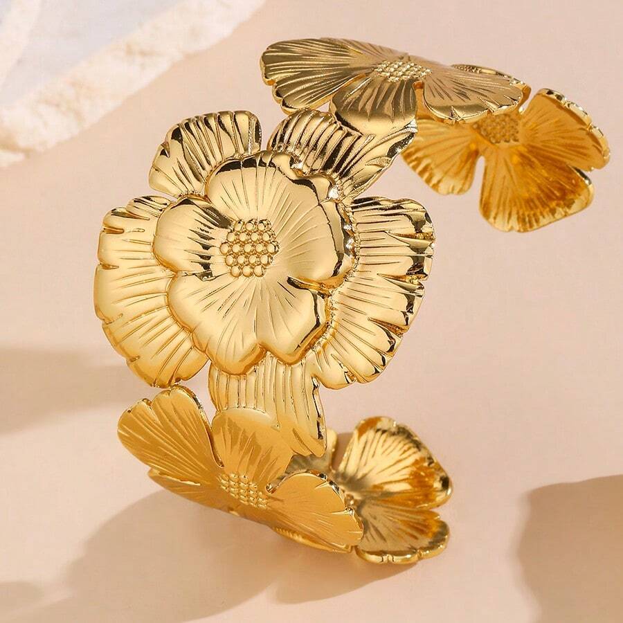 Brazalete abierto y ajustable de acero inoxidable con diseño de pétalos anchos de moda