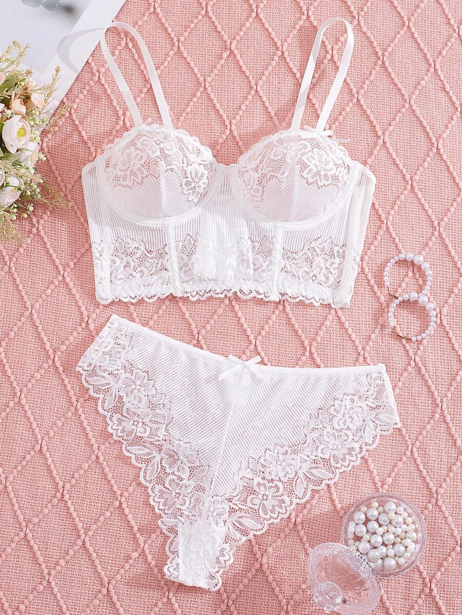 Lingerie sexy. Ensemble de lingerie en dentelle blanche impeccable. Ajustement confortable. Courbes parfaites. Libérez votre charme