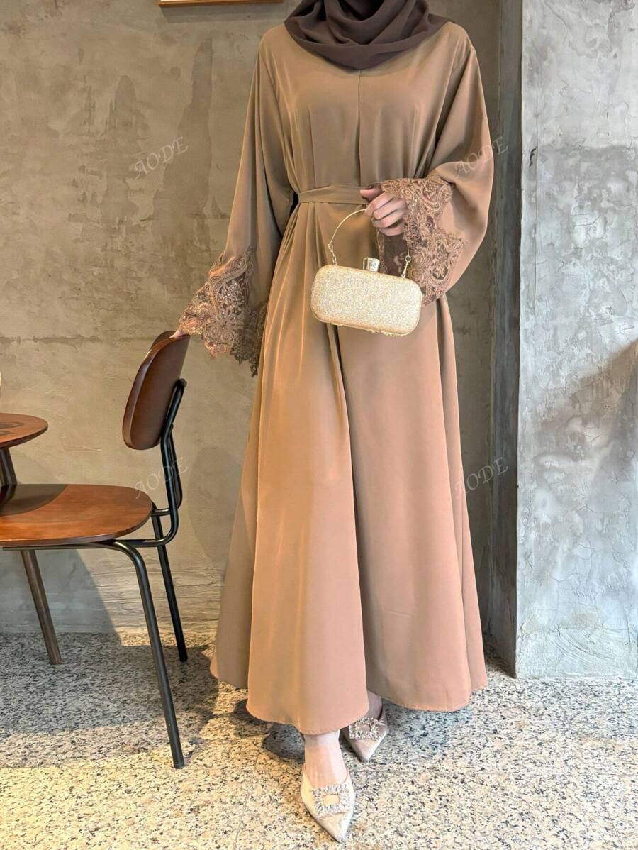1 pieza Vestido informal de vacaciones en casa tipo abaya de color liso con detalles de encaje en las mangas y cuello redondo, elegante y modesto