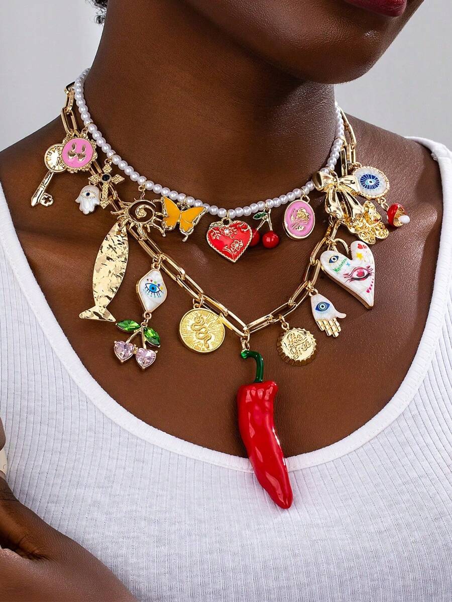 Collar de perlas falsas hechas a mano con encantos de mariposa con lazo de cereza, collar con Charm de pez, collares con múltiples encantos de cruz, ojo malvado y chili (los colores y formas tienen aleatoriedad)
