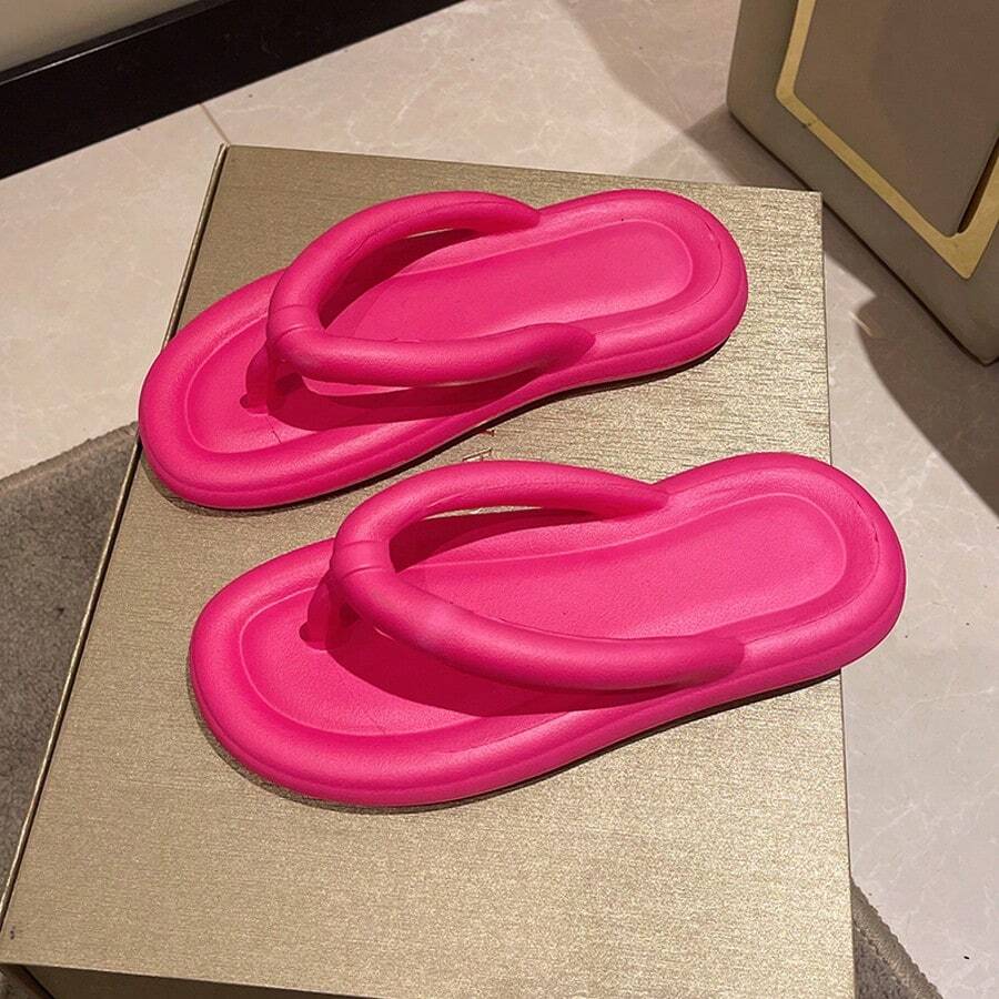 1 Pair Of Ladies' Thick Soled Sweet Flip Flops, Solid Color Sandals