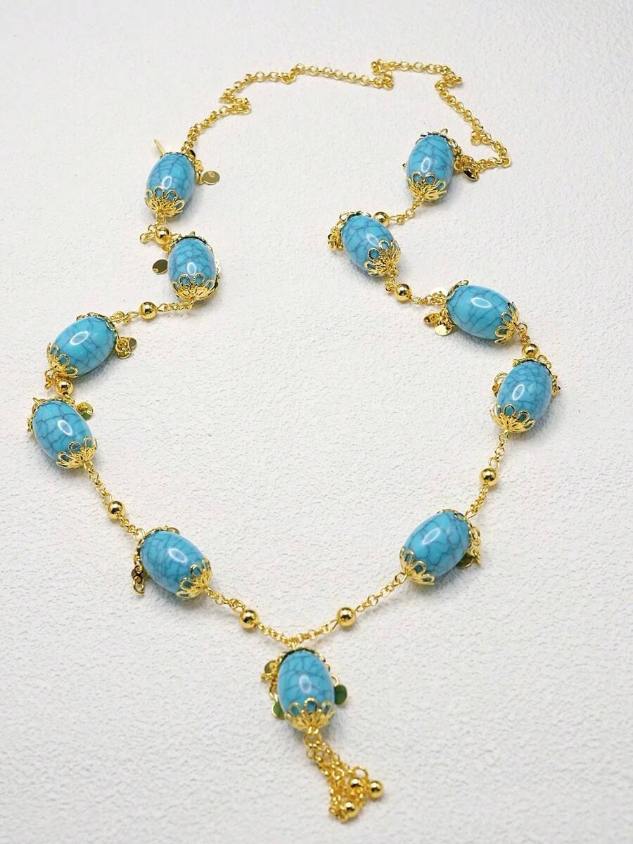 Collana lunga alla moda ed elegante in turchese, molto popolare nel Medio Oriente, semplice e realizzata con perline di turchese