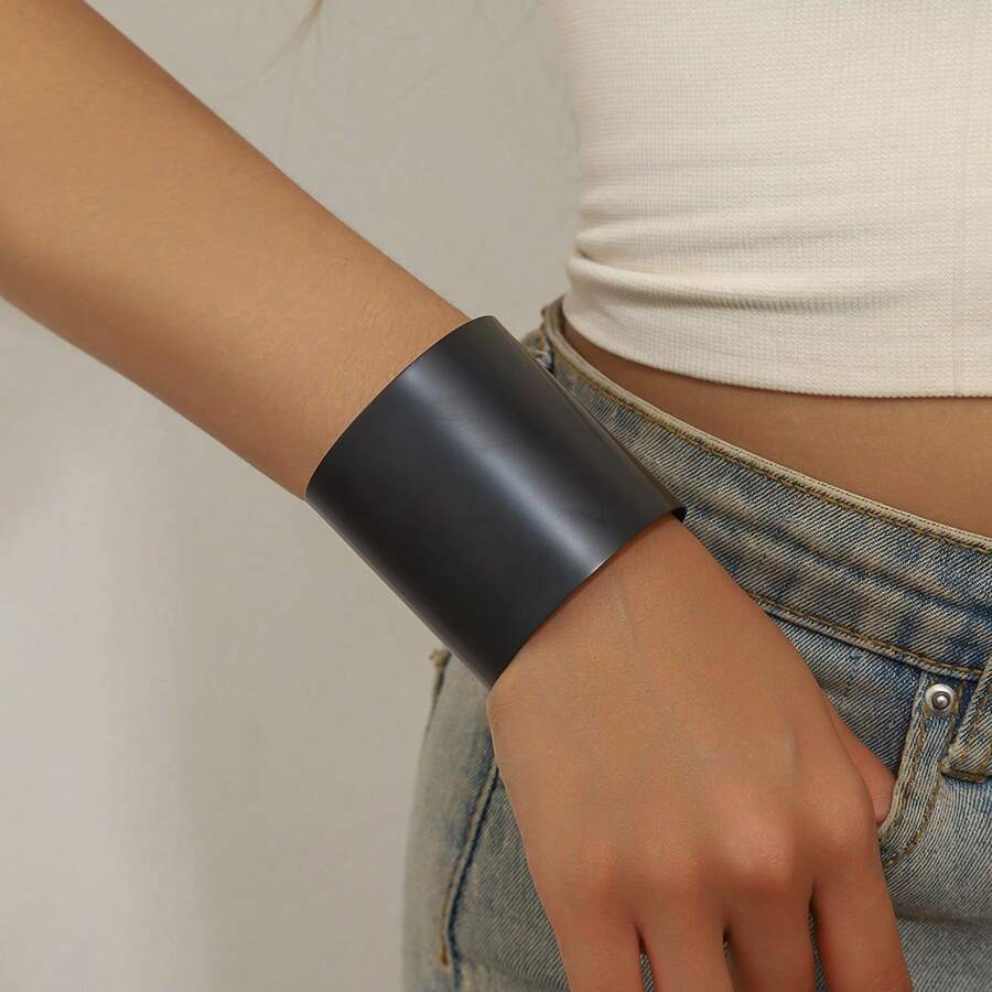 1 pieza Brazalete abierto de estilo gótico para mujer con acabado metálico liso, estilo punk exagerado, elegante y multicombinable, de estilo europeo y americano